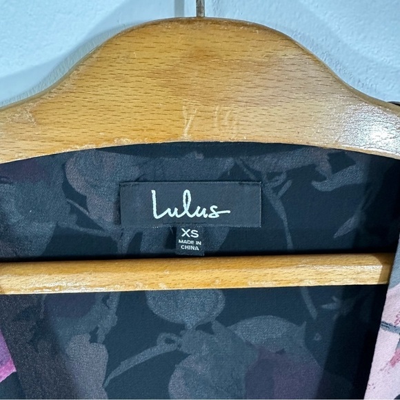 NWT Lulu’s What's Bloomin' Black Floral Print Romper - Picture 5 of 12